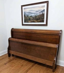Full/Queen Size Sleigh Headboard and Footboard