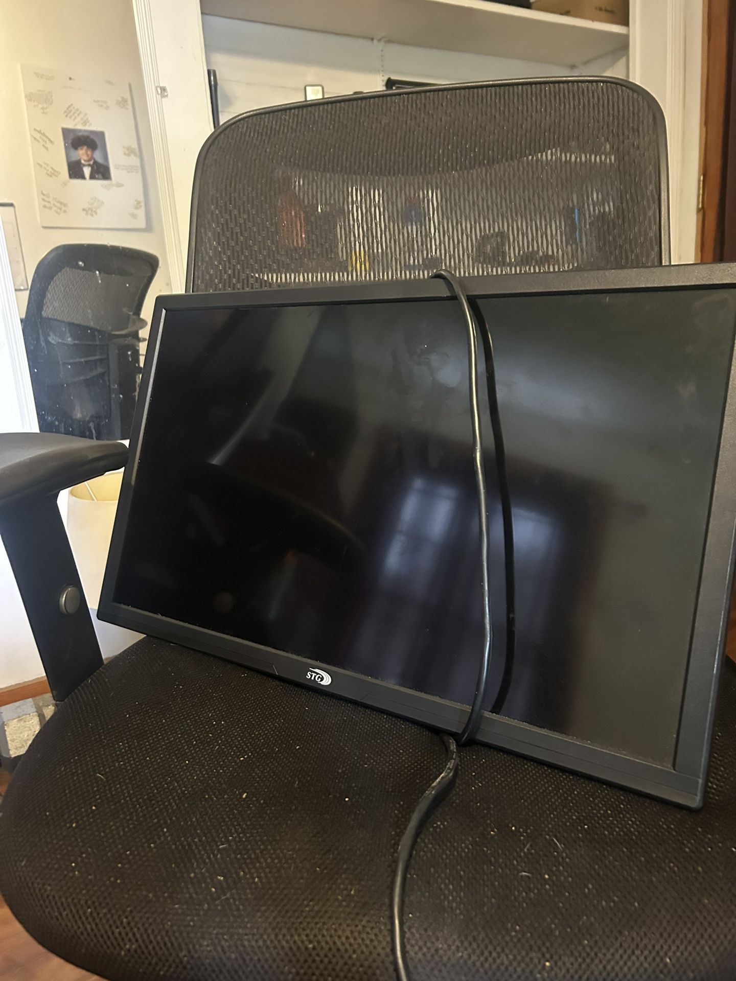 STGAubron 24 Inch Gaming Computer Monitor, FHD 1920 x 1080P Office PC LED Display, 99% sRGB, HDMI, VGA, Ergonomic Tilt Adjustment