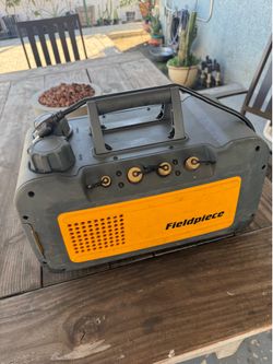 Fieldpiece vacuum pump