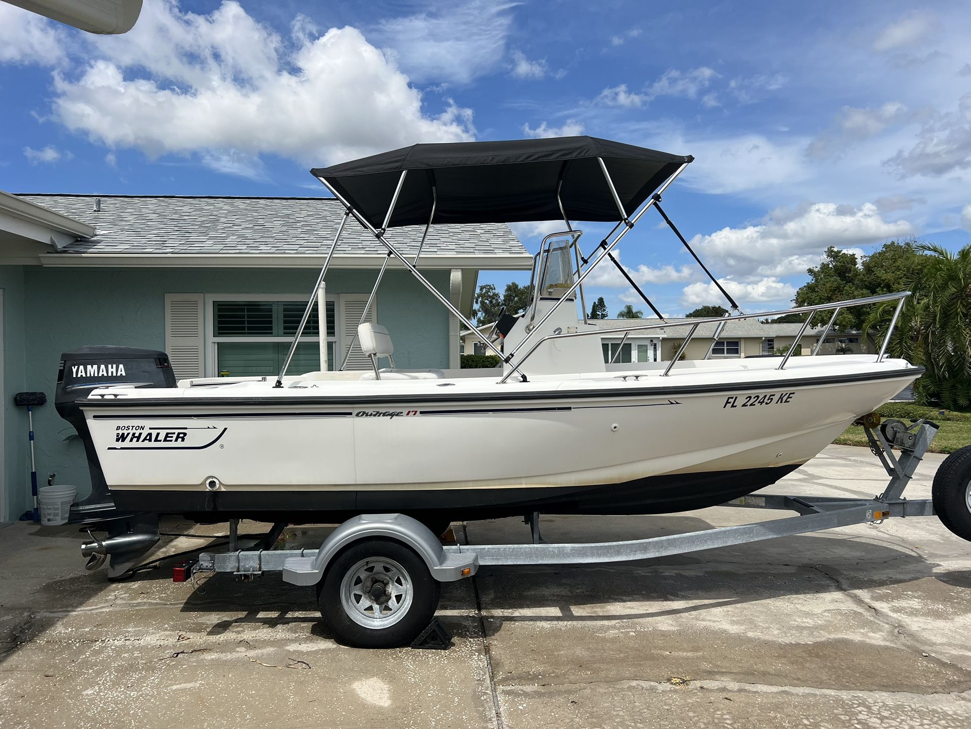 Boston Whaler 17 Outrage 