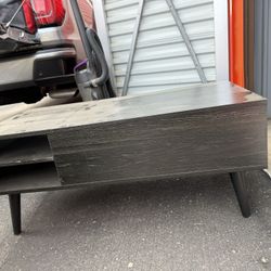 Wood Lift Top Coffee Table With Adjustable Top