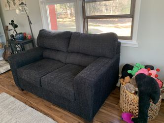 Black Loveseat Sofa Couch Bob s Calvin Onyx for Sale in Putnam Valley NY OfferUp