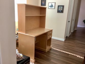 Desk with hutch/ Shelf