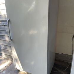 Freezer Works Great I Sell All The Time Will Dleiver For Extra Fee 