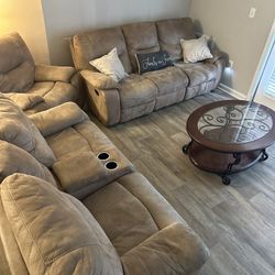Couches With Table for Sale in Newnan GA OfferUp