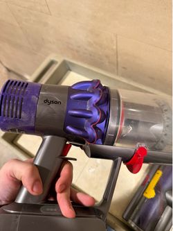 Dyson V10 Cordless Vacuum – Works Great