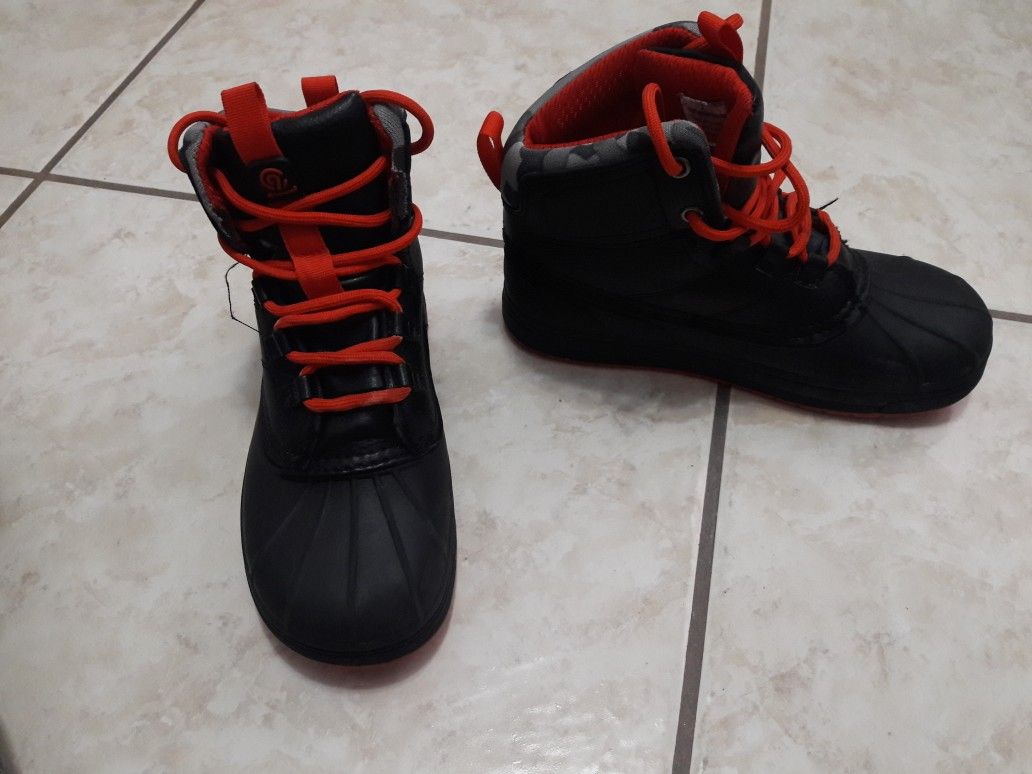 Winter Waterproof boots. Size 2. Kids