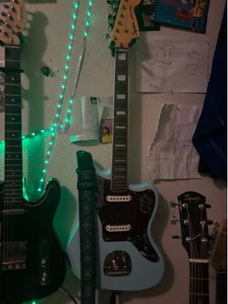 Squier Classic Vibe '70s Jaguar Limited-Edition Electric Guitar