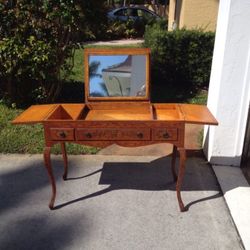 Beautiful Antique 1920's French Country Vanity Make Up Dressing Table With Mirror Drawers And Storage,Glam,Fabulous,Antique,Vintage