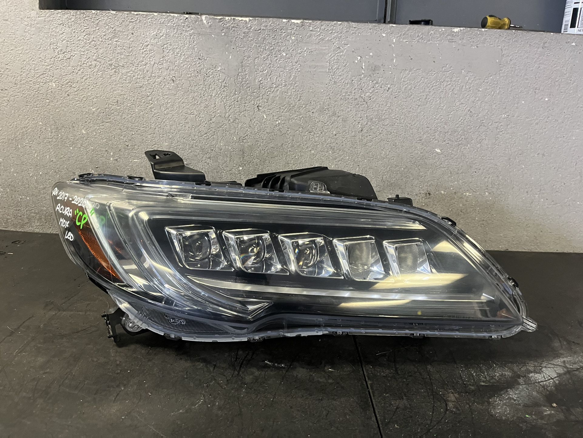 2017-2018-2019-2020 ACURA MDX RIGHT HEADLIGHT LED OEM USED