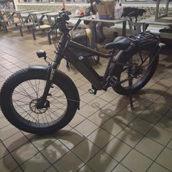 RAD POWER BIKES E SCOOTER FOR SALE. 