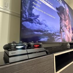 PS4 PLAYSTATION 4 bundle + games included installed one controller  plus all cables Premium play ps4