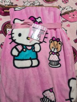 Hello kitty throw