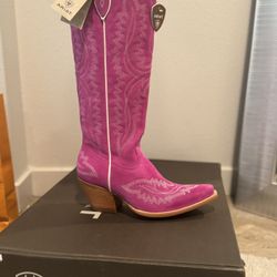 Ariat Casanovas 