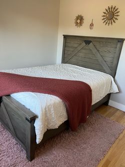 Queen Farmhouse Bed Frame with USB Charging Ports – Excellent Condition