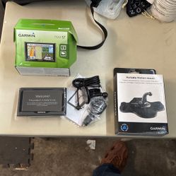 Garmin Nuvi 57 GPS And Garmin Portable Friction Mount