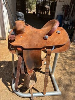 Roping saddle