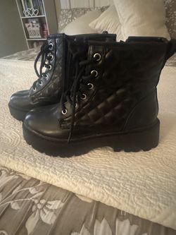 Boots black