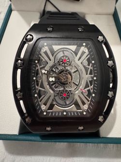 Luxury Skeleton-Style Men’s Watch – Bold Black Design