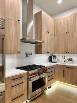 Cabinets For The Kitchen/laundry/closet