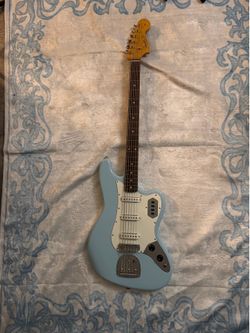 Fender Vintera II Bass VI