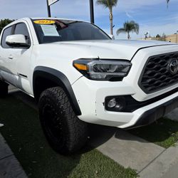 2022 TOYOTA TACOMA DOUBLE CAB TRD OFF-ROAD PICKUP 4D 5FT 