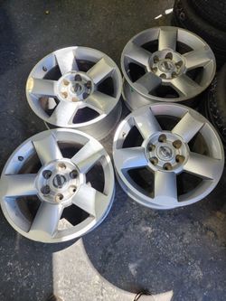 Set Rines 18" nissan $200