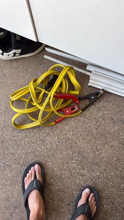 Six gauge heavy duty jumper cables
