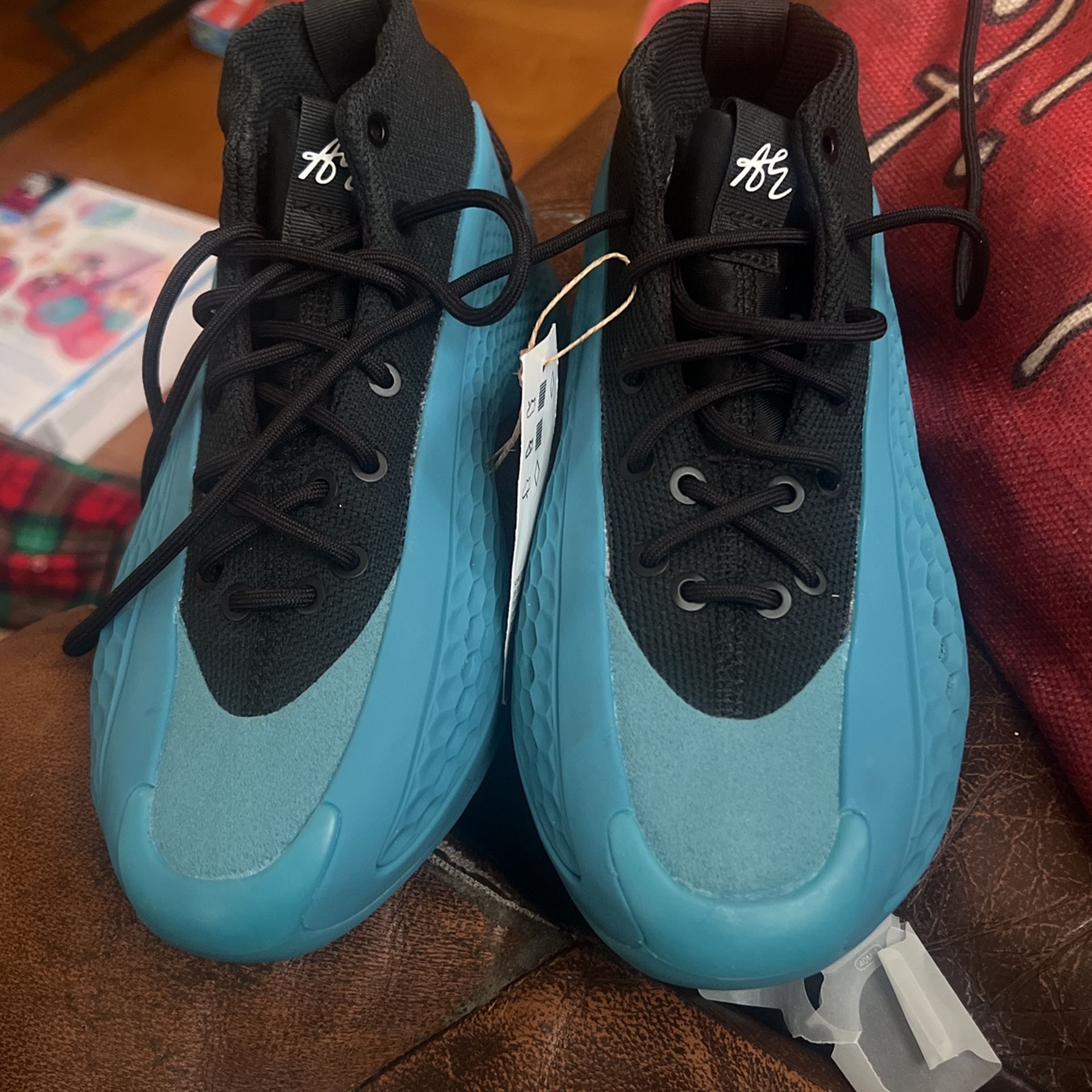 Anthony Edward Signature Sneaker