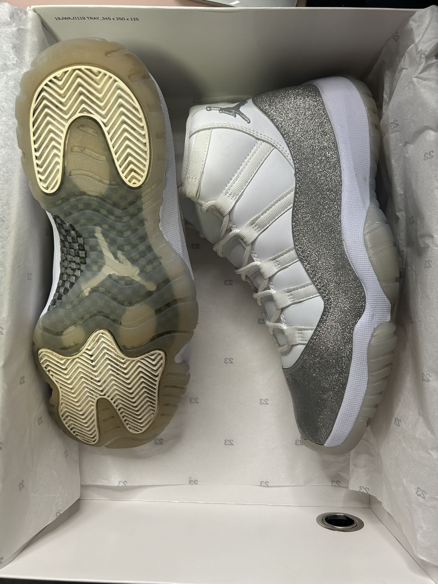 Jordan 11 White Metallic Silver Size 8.5M Used