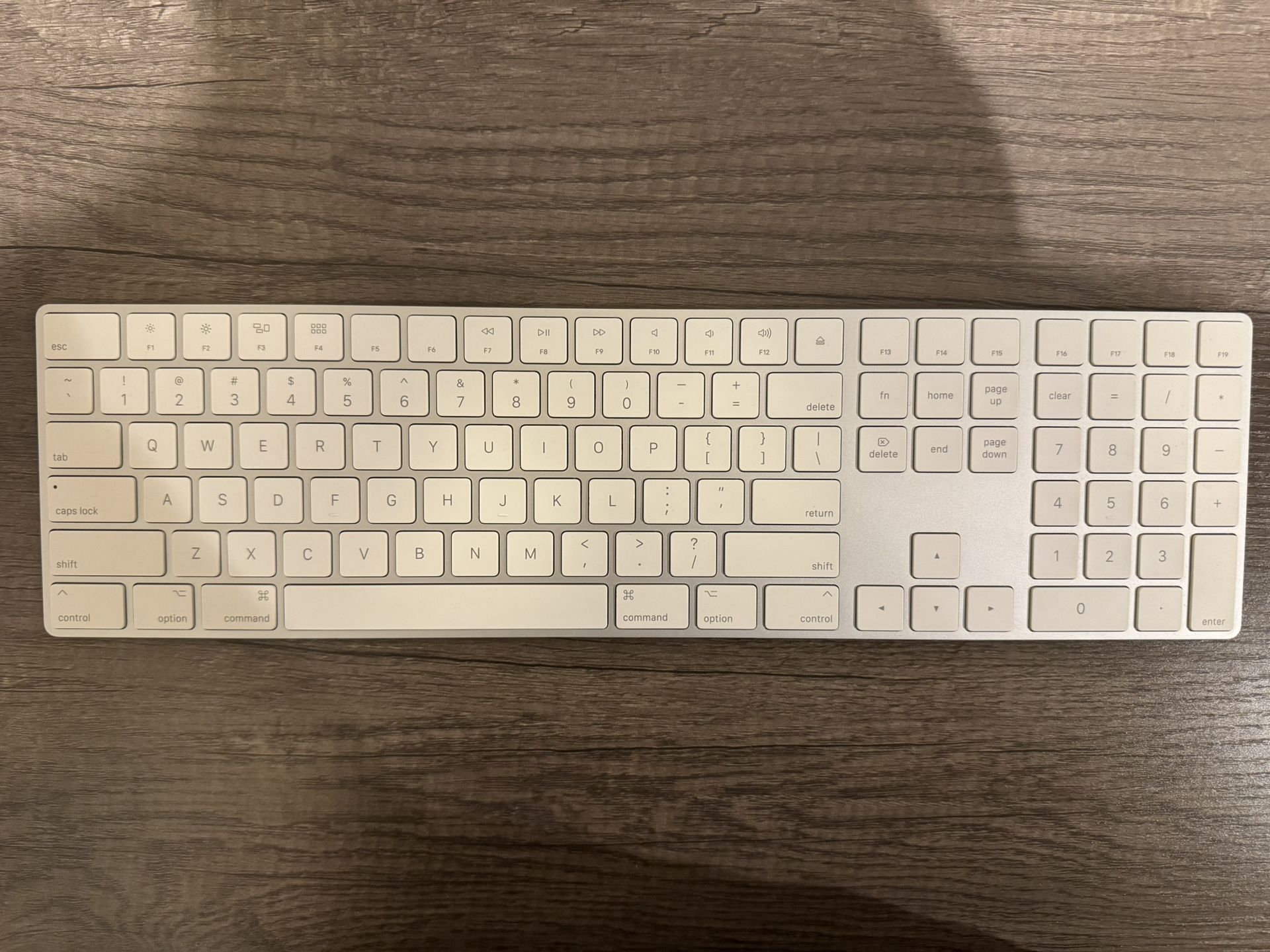 Apple A1843 Wireless Rechargeable Bluetooth Magic Keyboard With Numeric Keypad