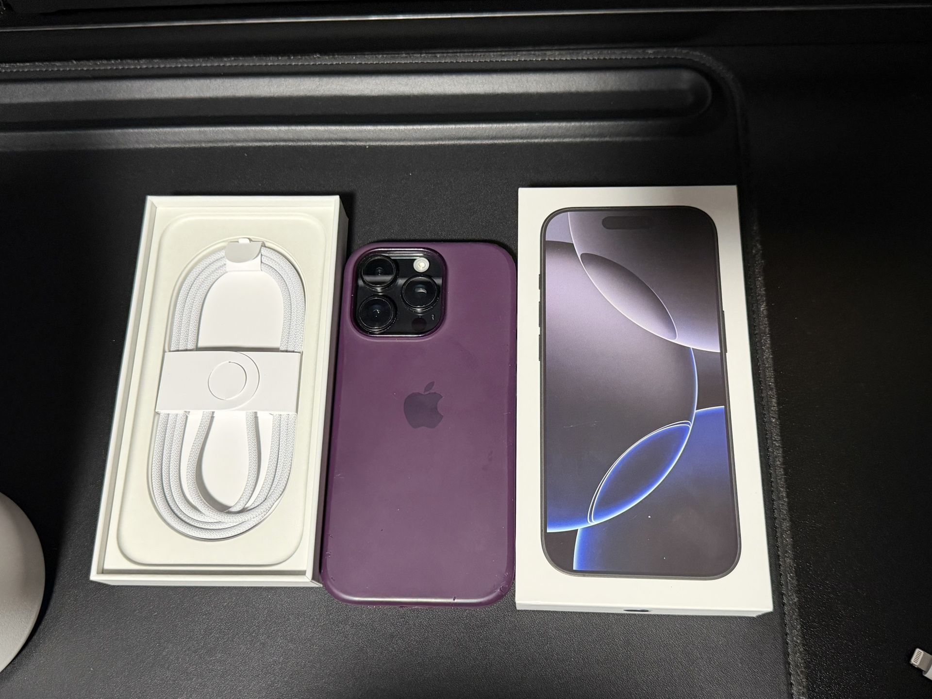 iPhone 16 Pro titanium black  (Unlocked for any carrier)