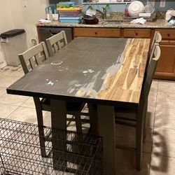 Kitchen Table With 4 Chairs. Solid Wood.