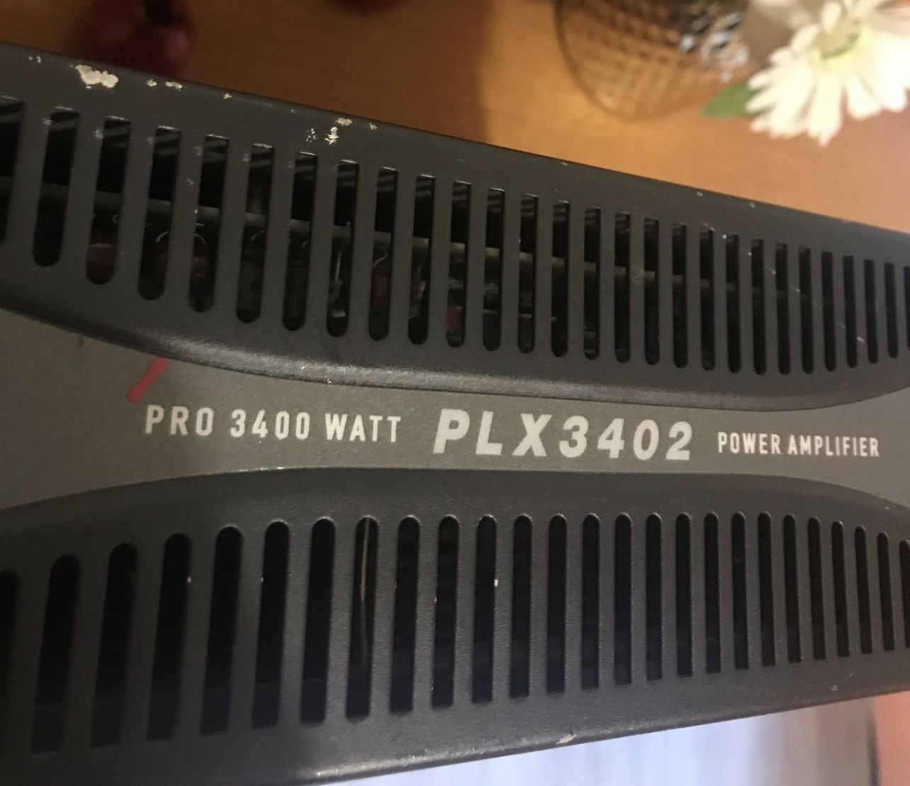 QSC PLX 3402 powered amplifier PRO 3400 watt