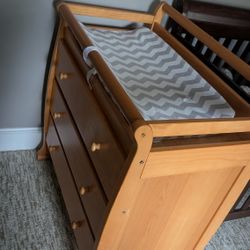 Baby Diaper Changing Station with Pads