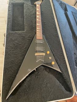 Jackson Flying V Electric Guitar With Barley New Road Runner Hard Case All in Good Working Condition