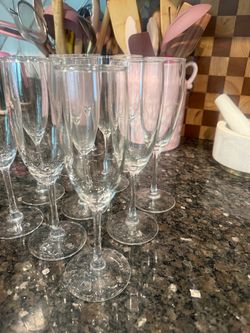 Set of Clear Glass Champagne Flutes