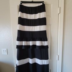 Black n White Maxi