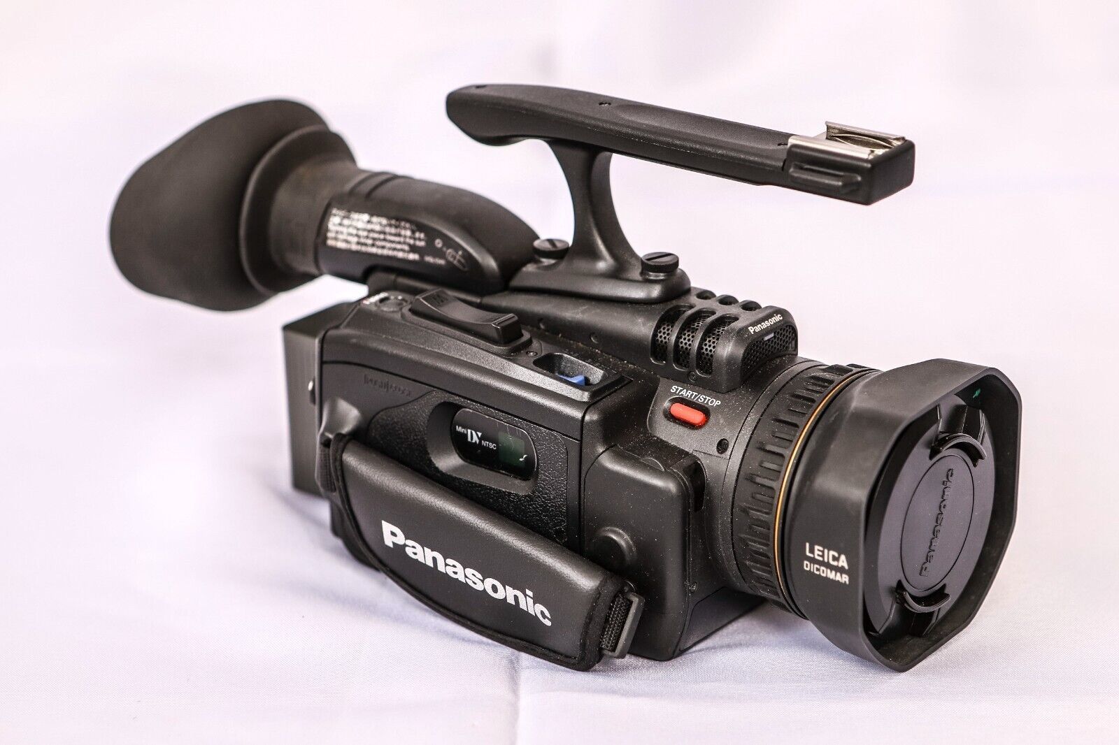 Panasonic AG-DVC30 MiniDV 3CCD Digital Video Camera for Sale in