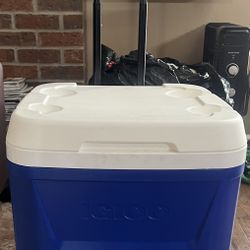 Igloo 60 Quart Rolling Cooler