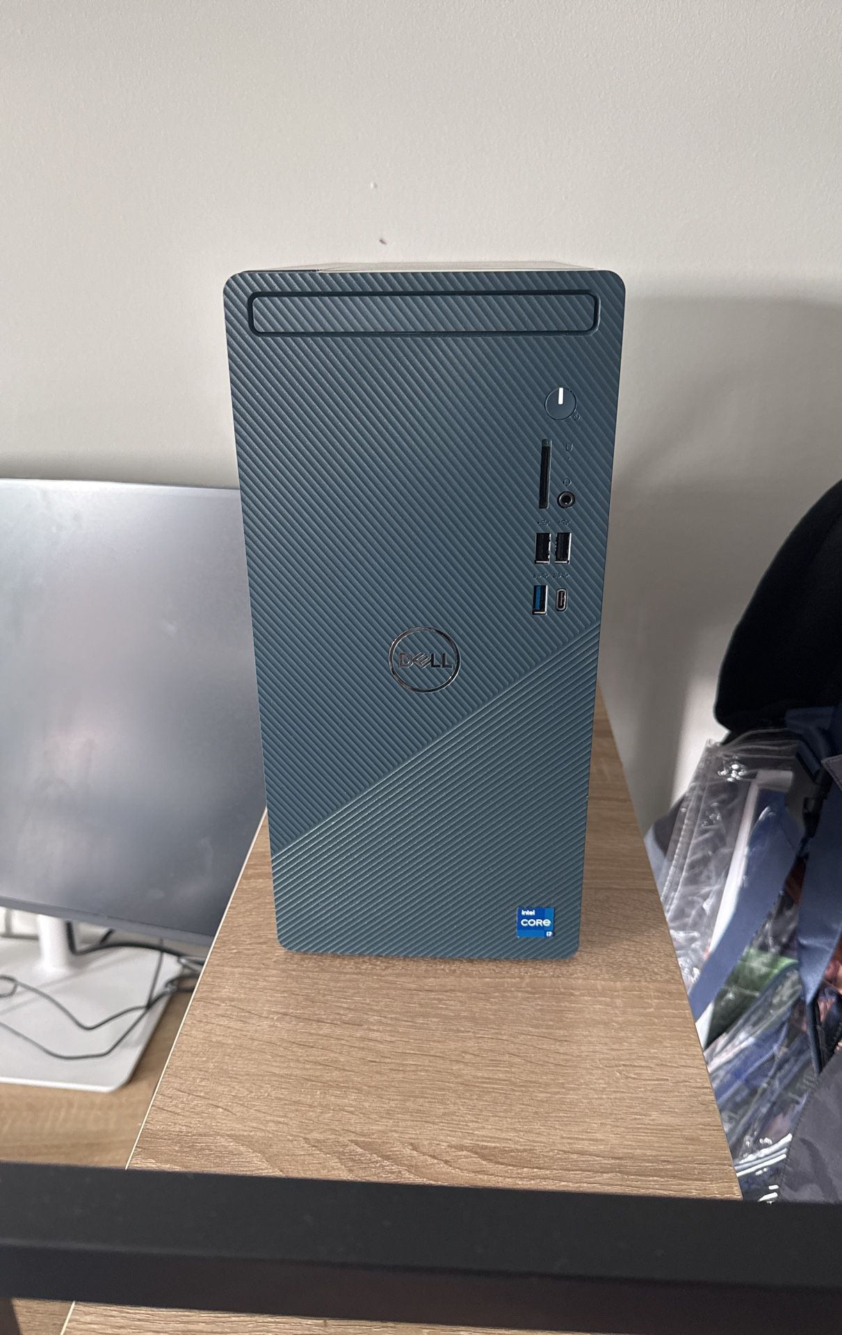 Dell Inspiron 3020 Desktop - $700 (OBO)