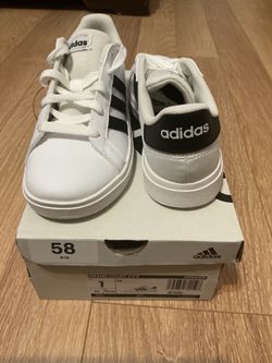 Adidas grand court 2.0 size 1y