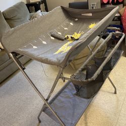 Foldable Baby Changing Station
