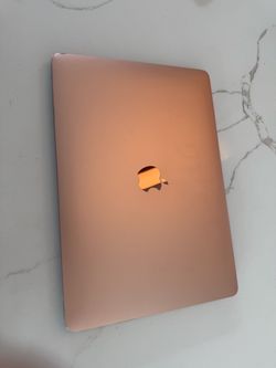 Rose gold Mac book air (2019)