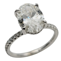 14k White Gold Lab-Grown Oval Brilliant Diamond Ring