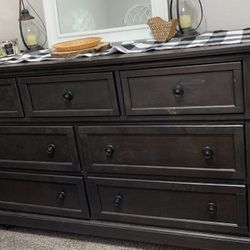 7 Drawer Dresser