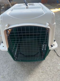 Small/Medium dog travel crate / kennel