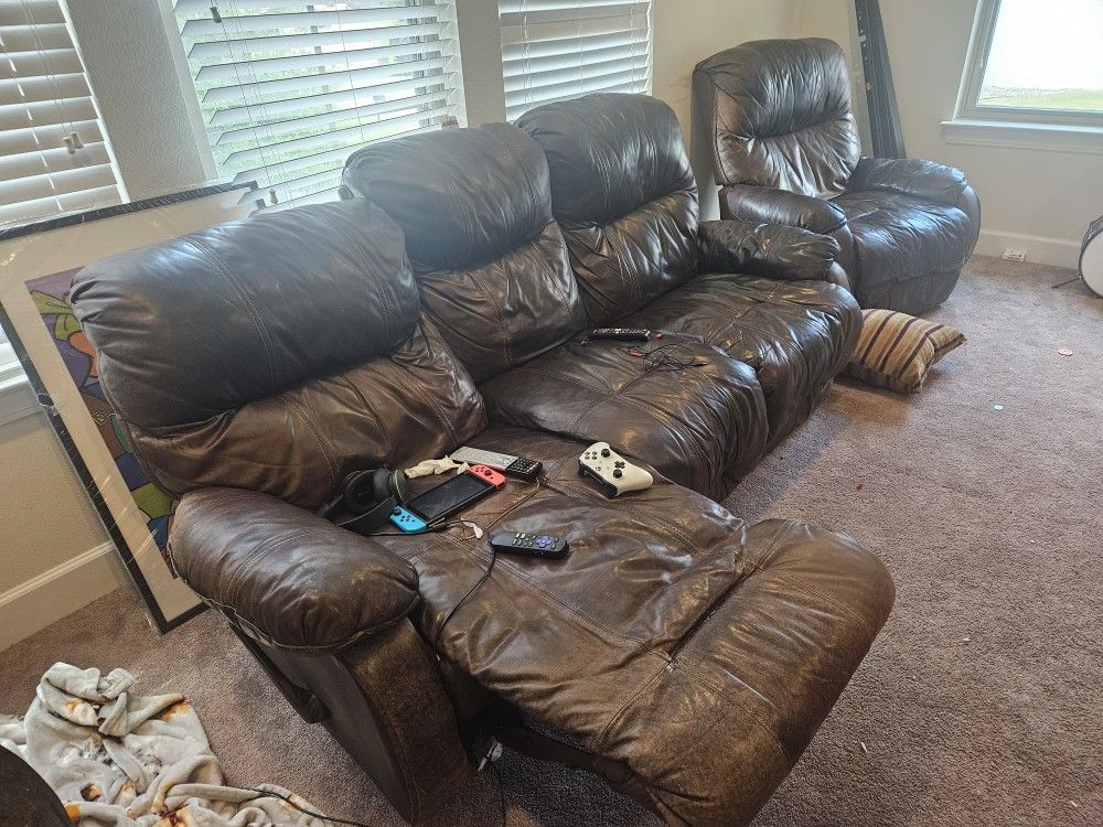 Ashley Leather SOFA & 2 RECLINERS