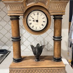 Decorative table top clock