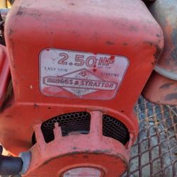 Brig's& Stratton 2.50 Motor Runs